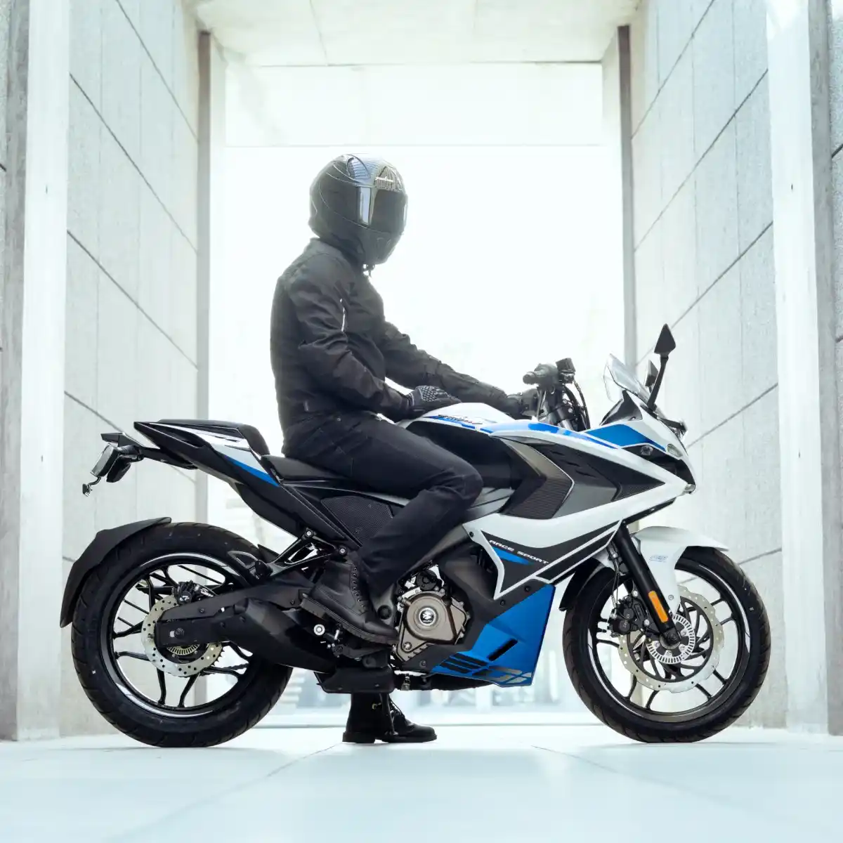 Pulsar RS200